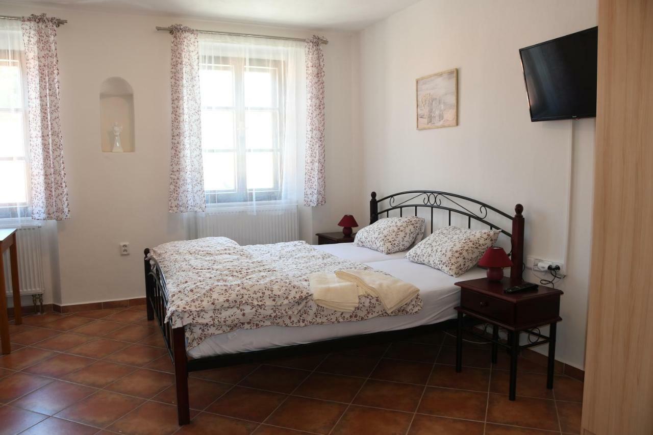 Penzion-apartmán Souček Jindřichŭv Hradec Exterior foto