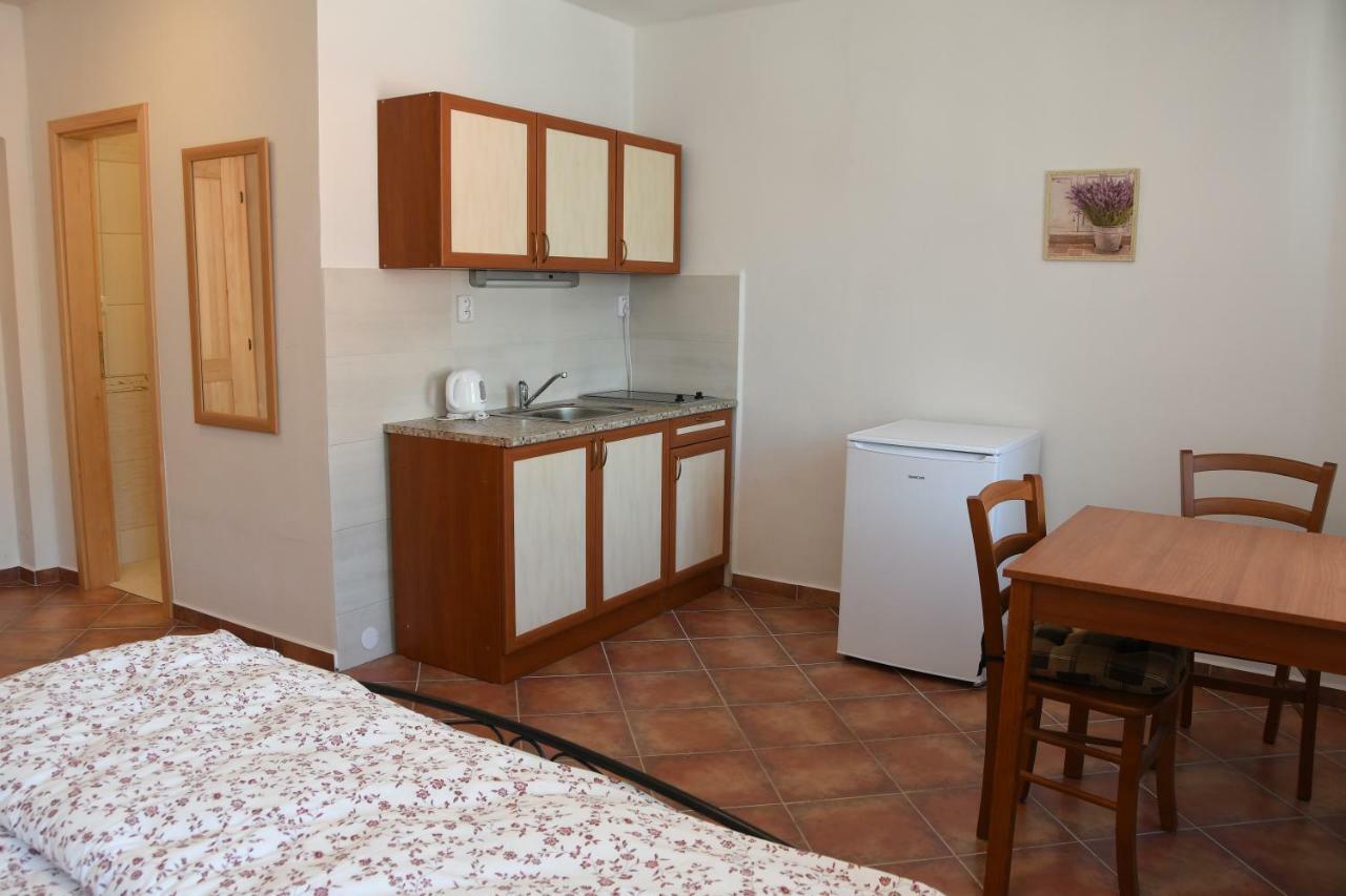 Penzion-apartmán Souček Jindřichŭv Hradec Exterior foto